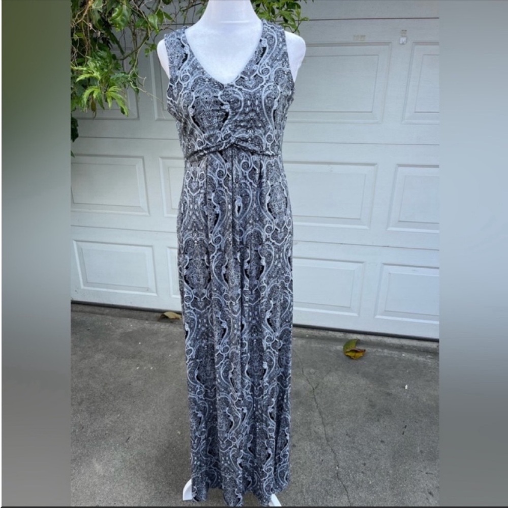 Women's Talbots Maxi black sleeve less dress size small